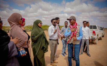 Guddoomiyaha SoDMA oo gaaray Beledweyne dardargelinaya diyaar-garowga fatahaadaha