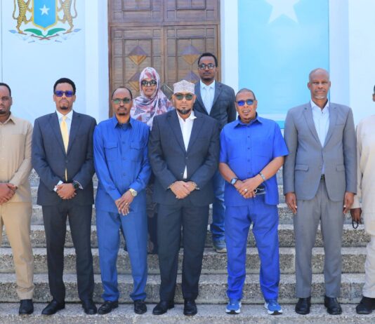 Guddiga Xuquuqul Insaanka ee Golaha Shacabka oo la kulmay mas’uuliyiinta Wasaaradda Arrimaha Gudaha