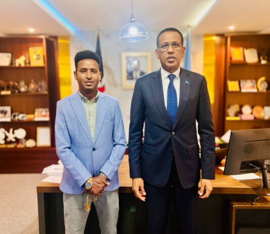 Safiirka Soomaaliya ee Kenya oo Nairobi ku Qaabilay Saxafiyiin Soomaaliyeed oo Tababar IGAD uga Qaybgalay Machakos