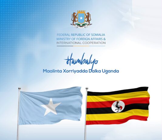 Soomaaliya oo Hambalyo u Dirtay Uganda Munaasabadda 64-aad ee Xorriyaddeeda