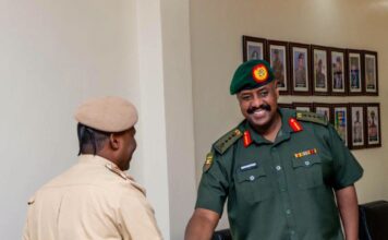 Uganda iyo Soomaaliya oo Ku Heshiiyay Xoojinta Iskaashiga Milatari iyo Dhaqaale