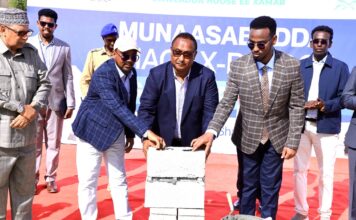 Duqa Muqdisho oo Dhagax-dhigay Mashruuca Dib-u-dhiska Iskuulka Taariikhiga ah ee Bartamaha