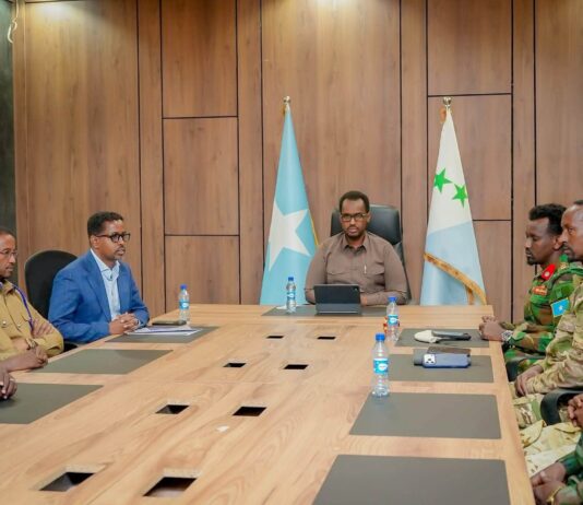 Hoggaamiyaha cusub ee Galmudug oo shir amni la yeeshay saraakiisha ciidamada