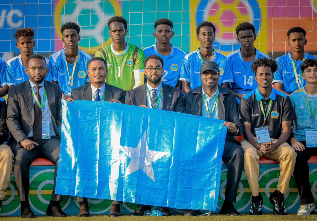 Wasiirka Warfaafinta Soomaaliya iyo Safiirka Azerbaijan oo dhiirrigeliyay xulka Qaranka U-15