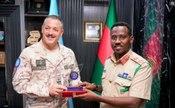 Taliyaha Ciidanka Xoogga Dalka iyo saraakiil ka tirsan Midowga Yurub oo ka wada hadlay tababarka ciidanka